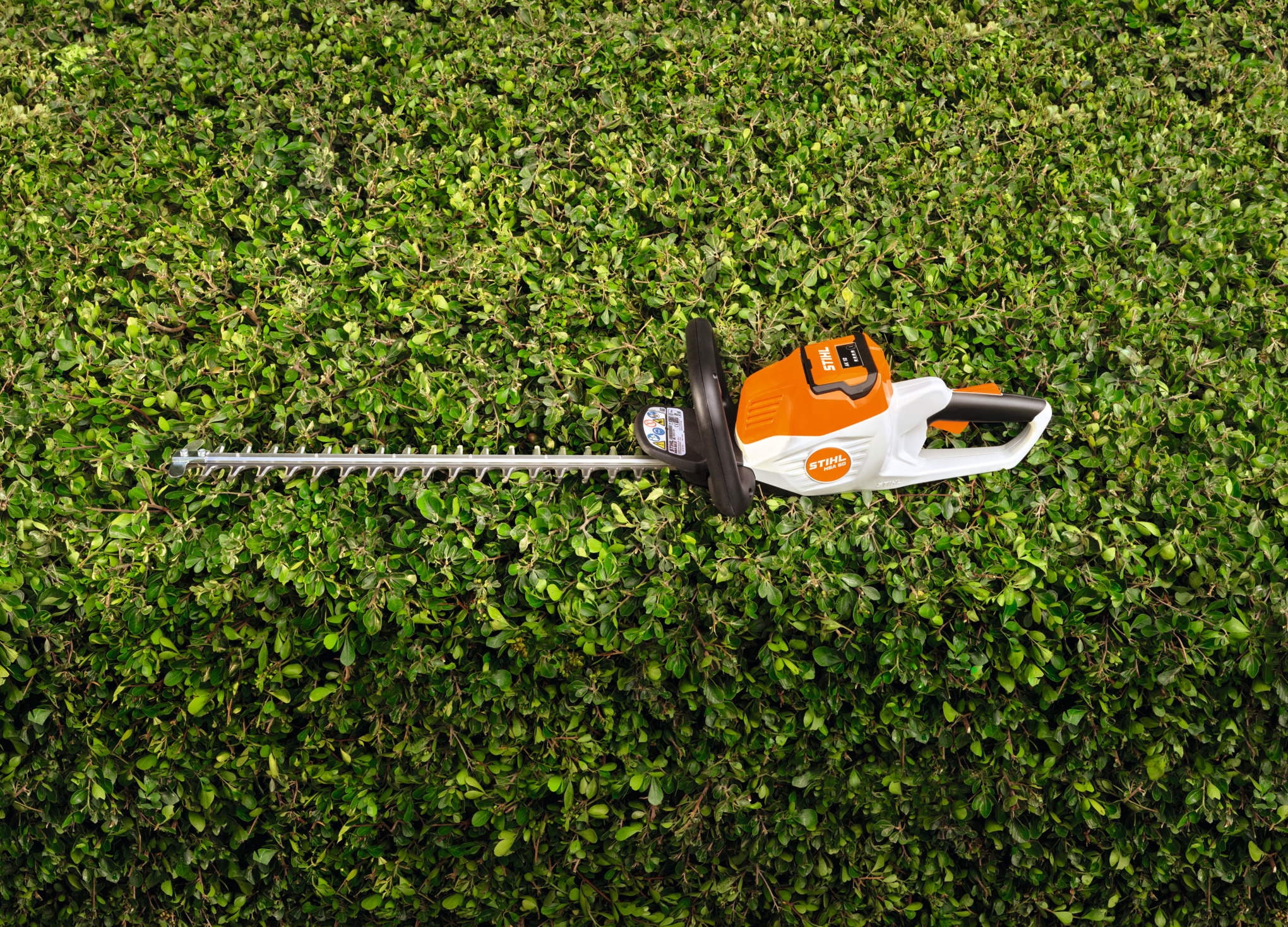 HSA 50 Battery Hedge Trimmer with AK 10 Battery & AL 101 Charger